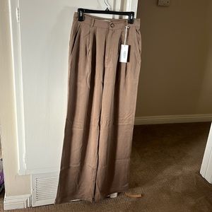 NWT Reformation Mason Pant, color Mushroom